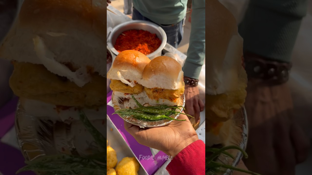 Famous Vadapav street food #shorts #vadapav #youtubeshorts