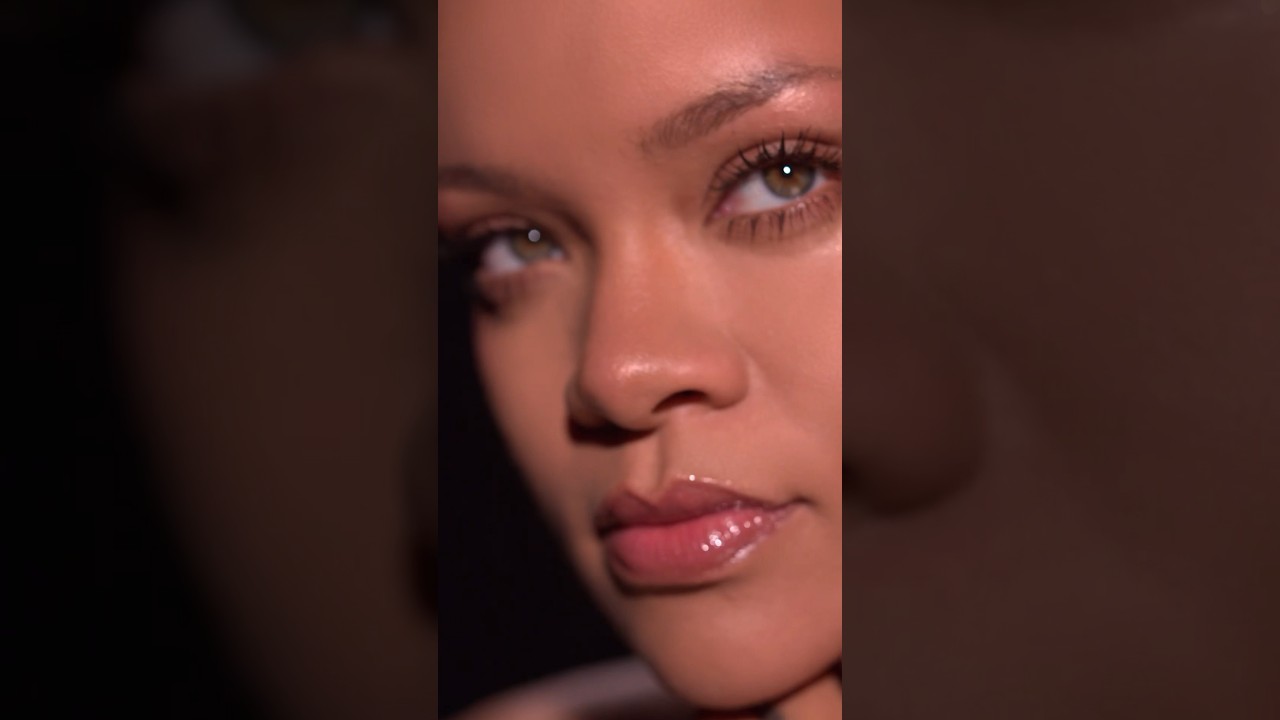 Sound ON 🔊 Rihanna’s #asmr Fenty Face makeup tutorial has spoken and it says #SWIPEMELTGO!! 😍✨