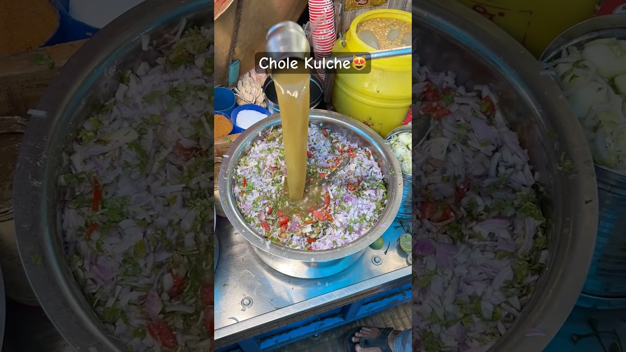 Agra Famous Chole Kulche😻 | Indian Street Food #shorts