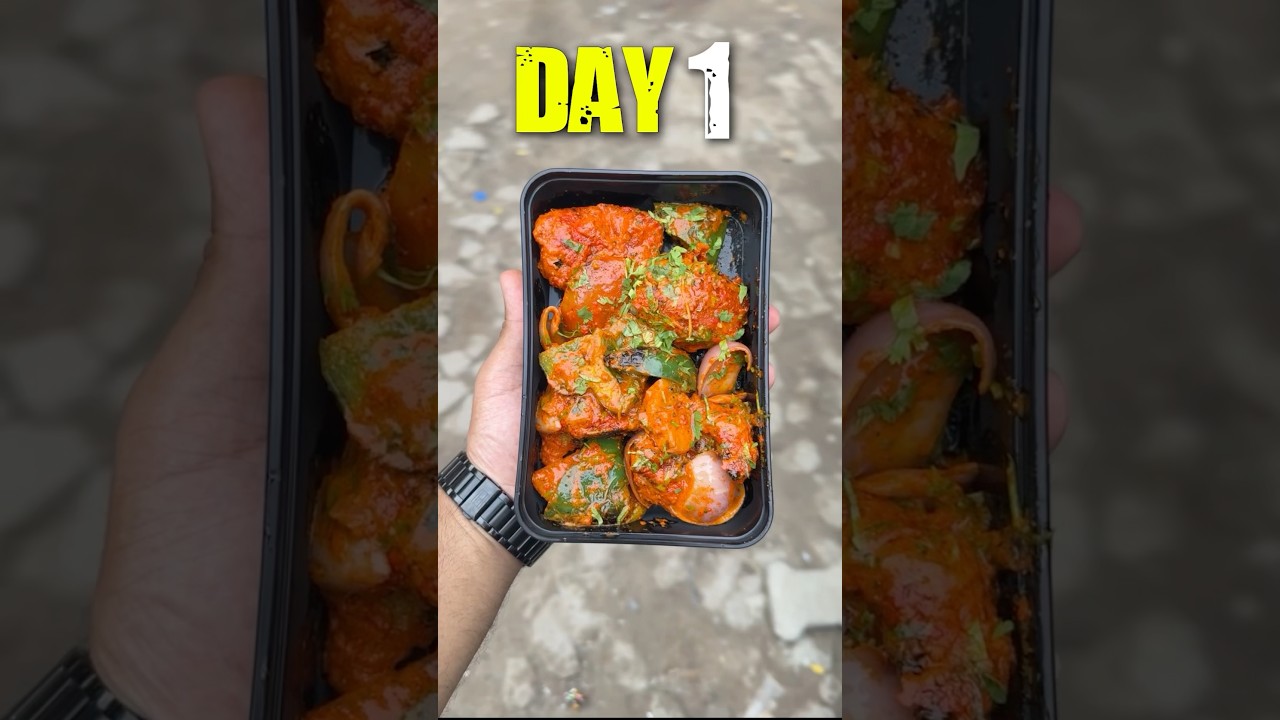 Momos🥟#food #foodie #foodvlog #minivlog #india #streetfood #delhi #momos #tasty #comparison #new