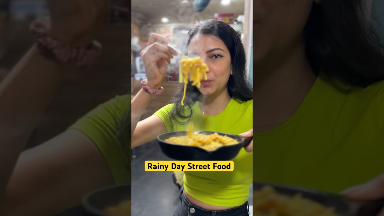 Best RAINY DAY Street Food In Mumbai #shorts