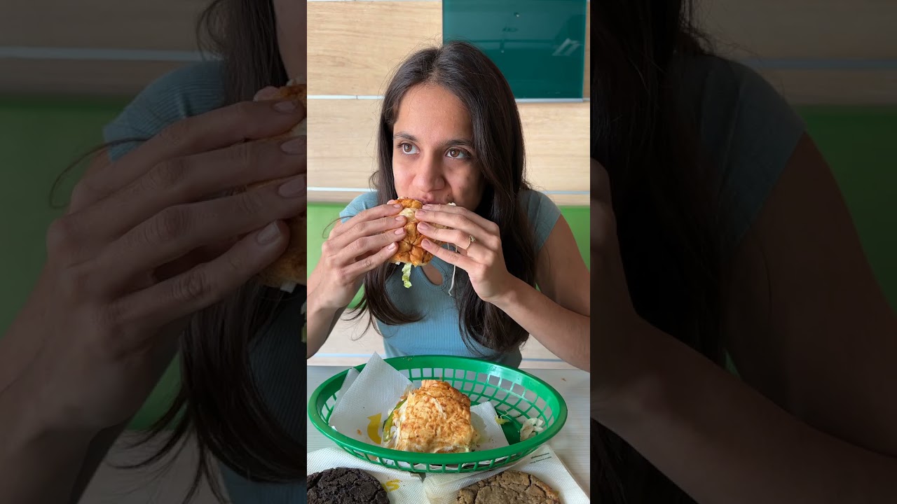 Rating Cheese Pull Subway 😍 | Unhealthy Subway Option 😱 | So Saute