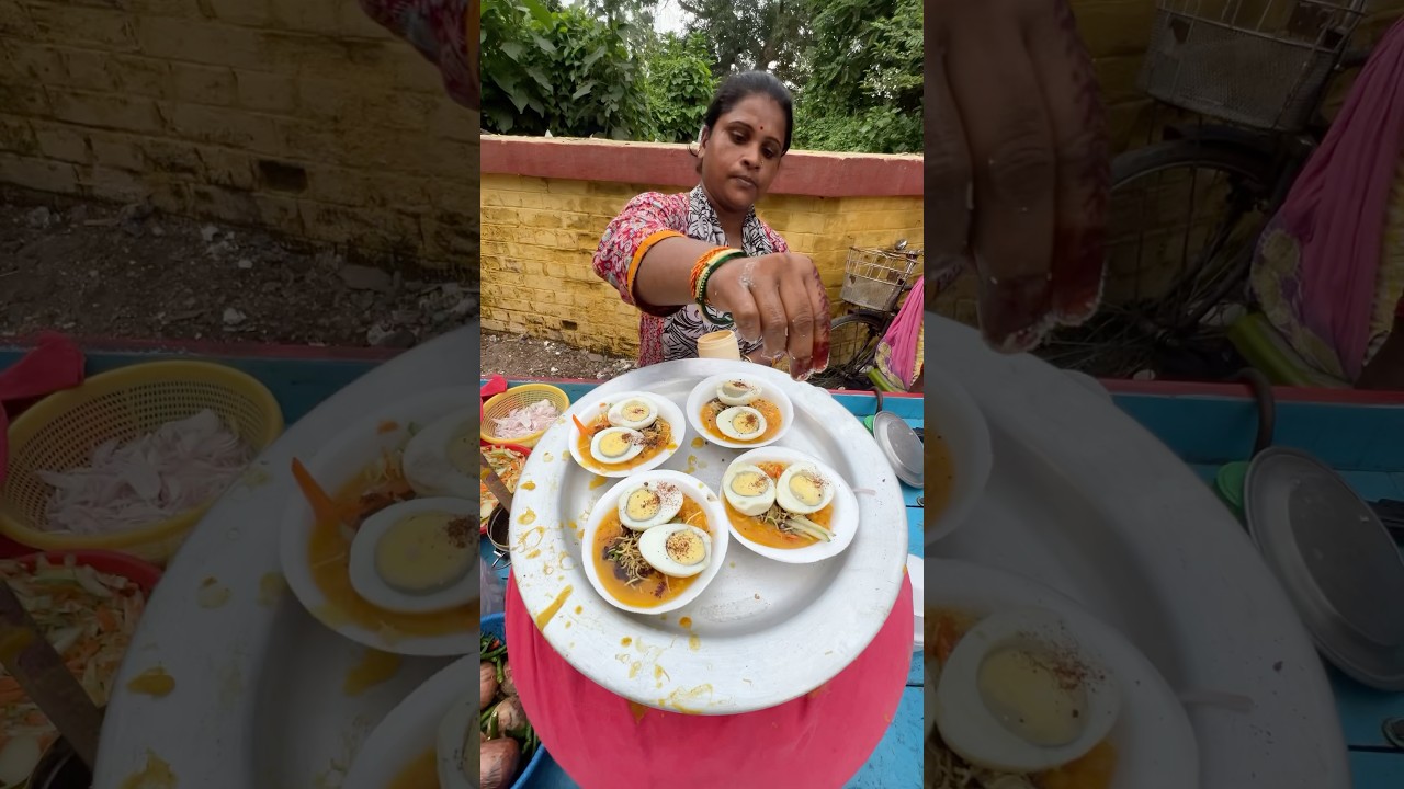 Hardworking Lady’s Popular Ghugni & Boiled Egg Stall in Kolkata #shorts
