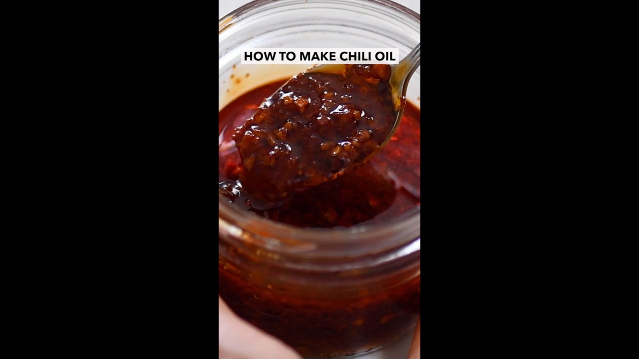 How to Make Chili Oil (辣椒油) – an easy chili oil that I use on everything 🌶🔥