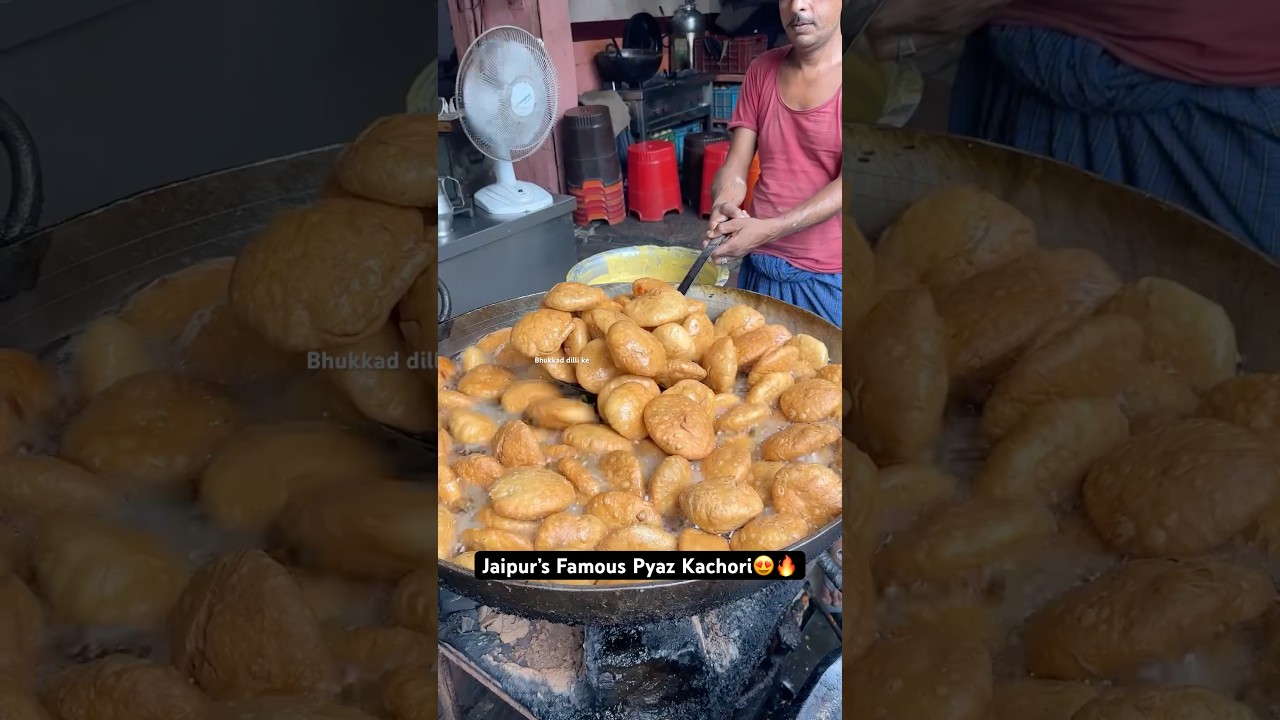 Jaipur’s Famous Pyaz Kachori😍🔥|| Indian Street Food