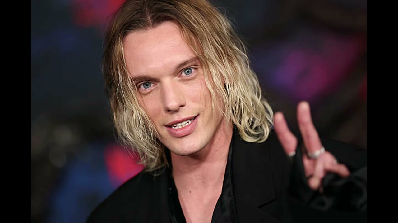 Simu Liu & Jamie Campbell Bower DRAMA + More Celebrity News!
