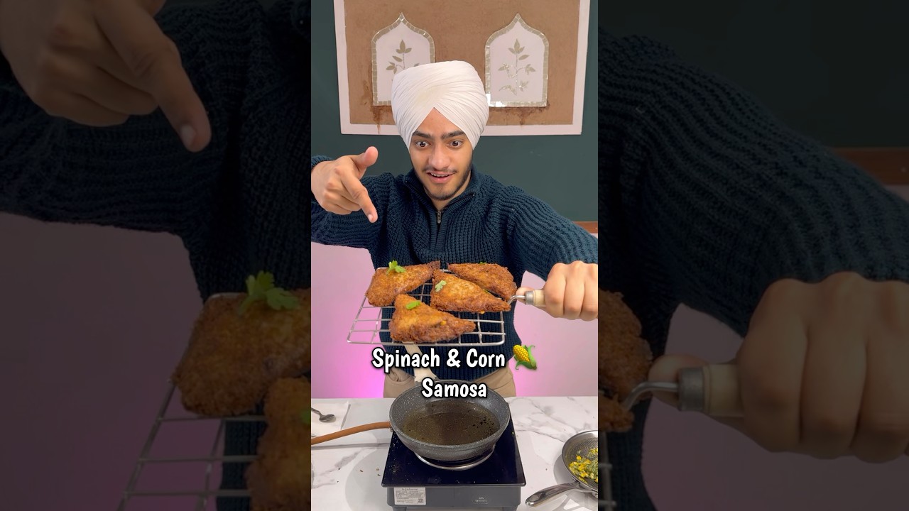 Palak aur Sweet Corn ke Samose recipe 😱 | street food @Param_aedy #shorts #shortsfeed