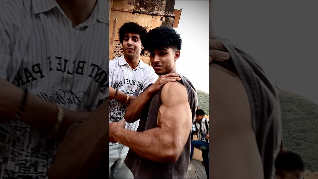 Small arms😱💔 #gym #gymmotivation #fitness #biceps #bodybuilding #motivation #shorts