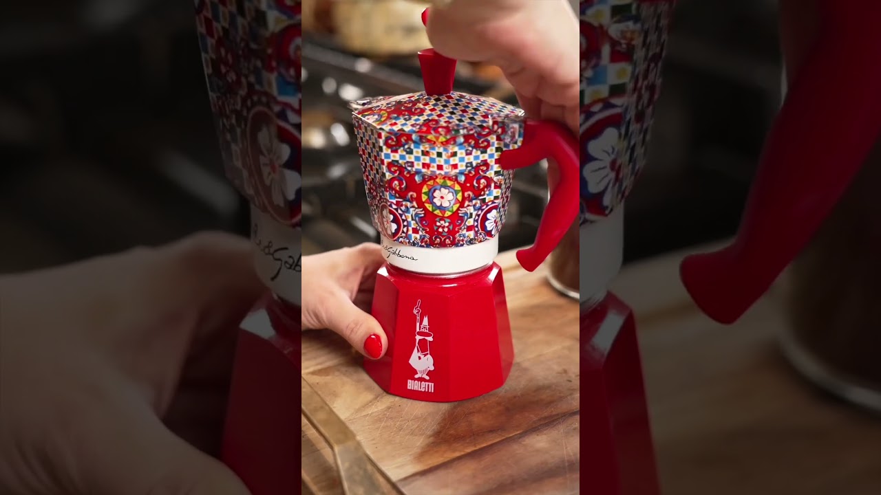 How to Make an Italian Coffee with the Moka