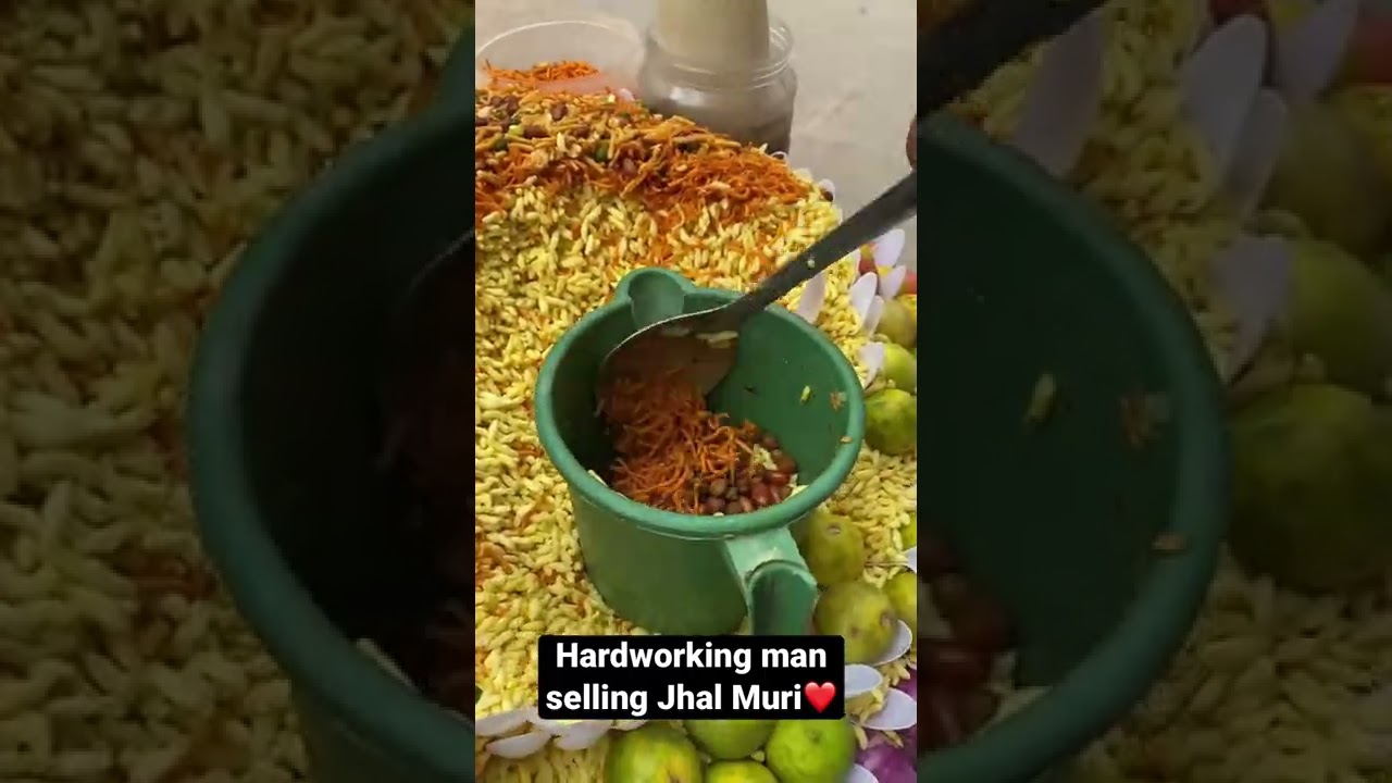 Hardworking man selling Jhal Muri || Indian Street Food